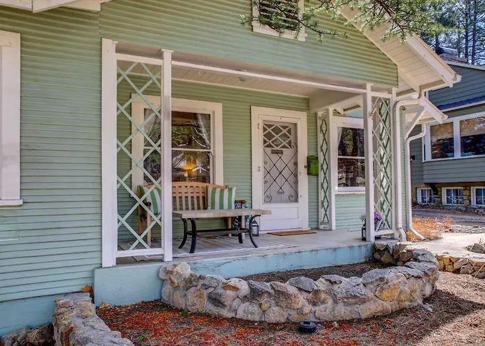 Holiday home Historic W/ Yard & Fire Pit! Prescott