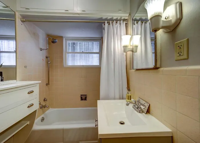 Historic W/ Yard & Fire Pit! * Prescott